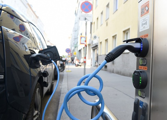 專業制造，品質保證：國內領先汽車充電樁廠家！