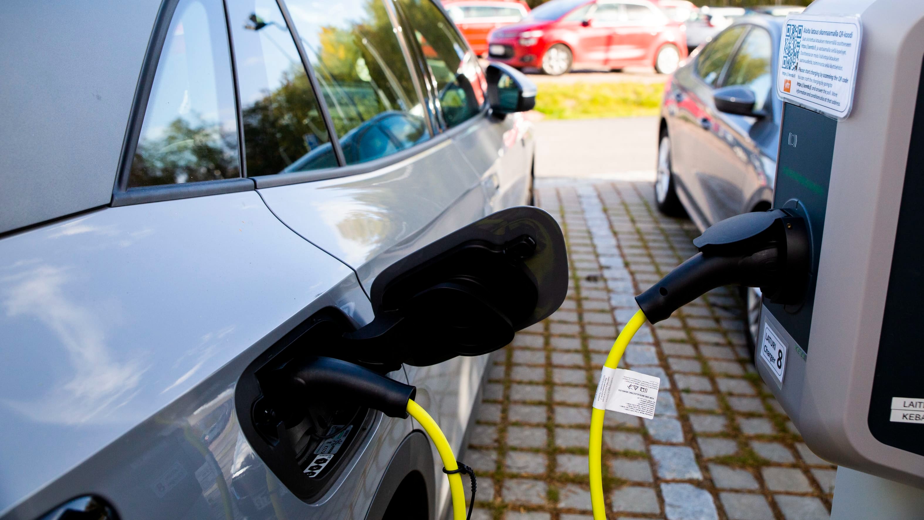 物聯(lián)網(wǎng)時代的新能源充電樁連接未來的驅(qū)動力