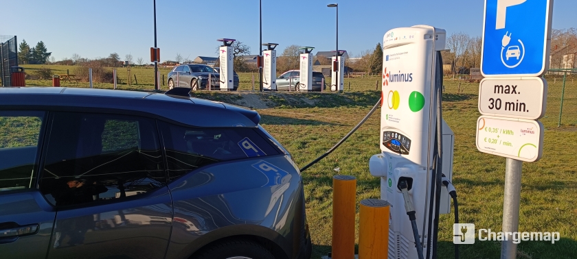 康普利汽車充電樁，滿足您的充電需求